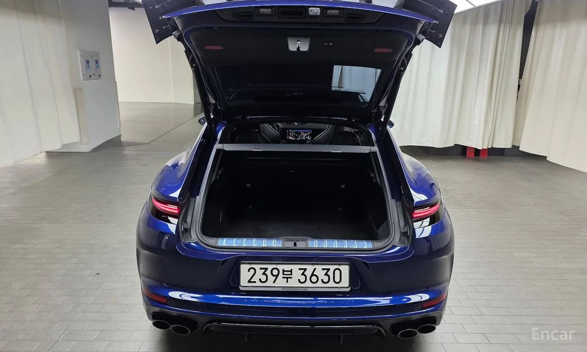 Фото 19 - Porsche Panamera