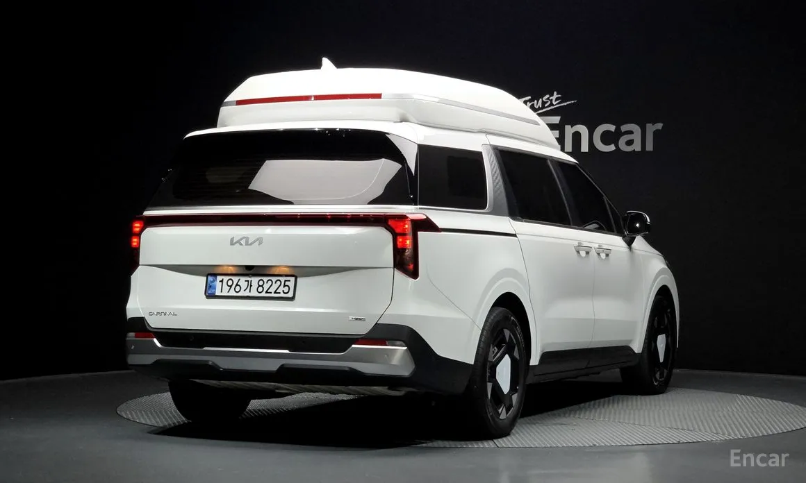 Фото 2 - Kia Carnival