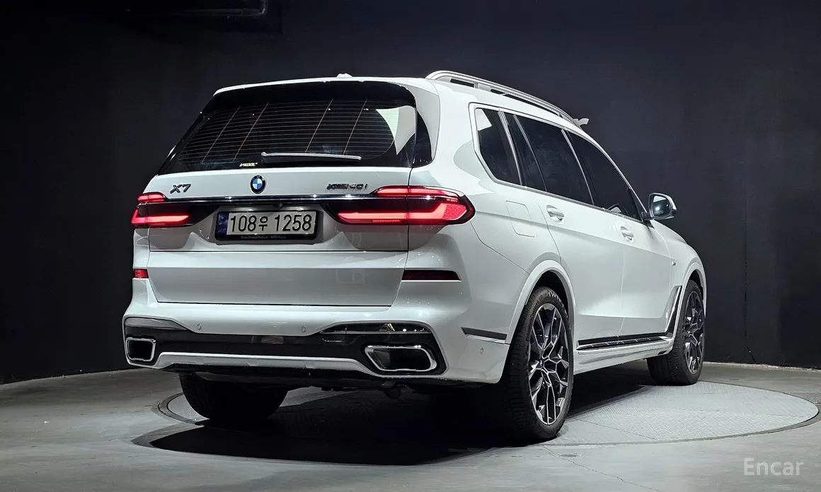 Фото 2 - BMW X7