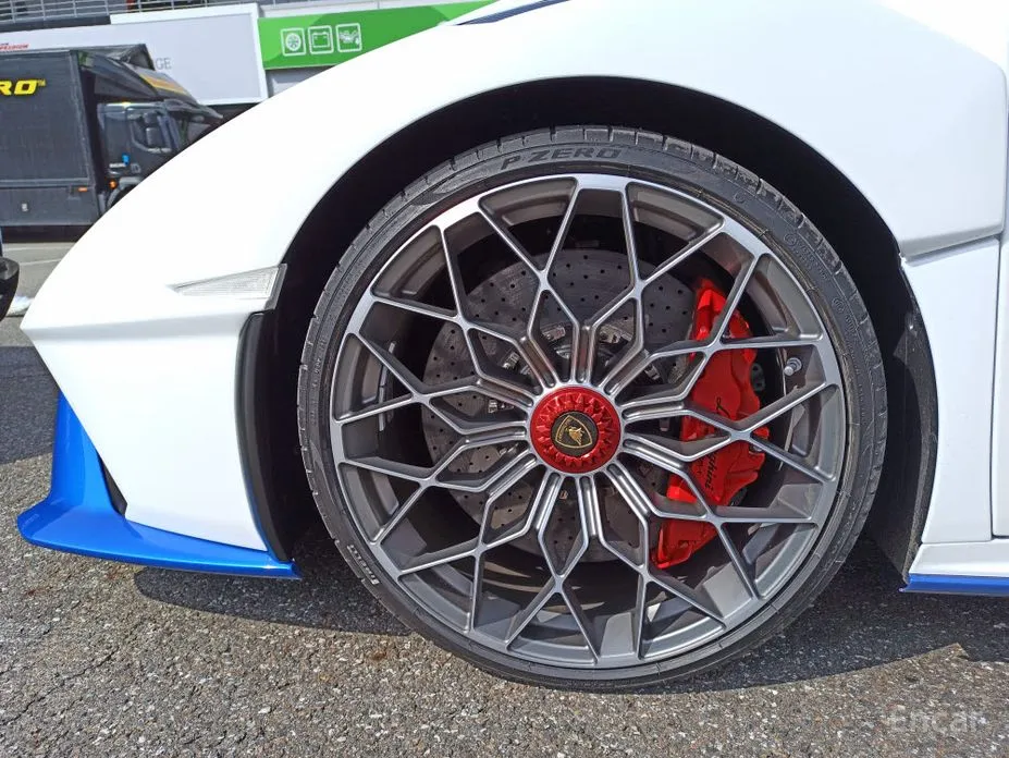 Фото 20 - Lamborghini Huracan