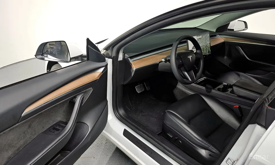 Фото 11 - Tesla Model 3