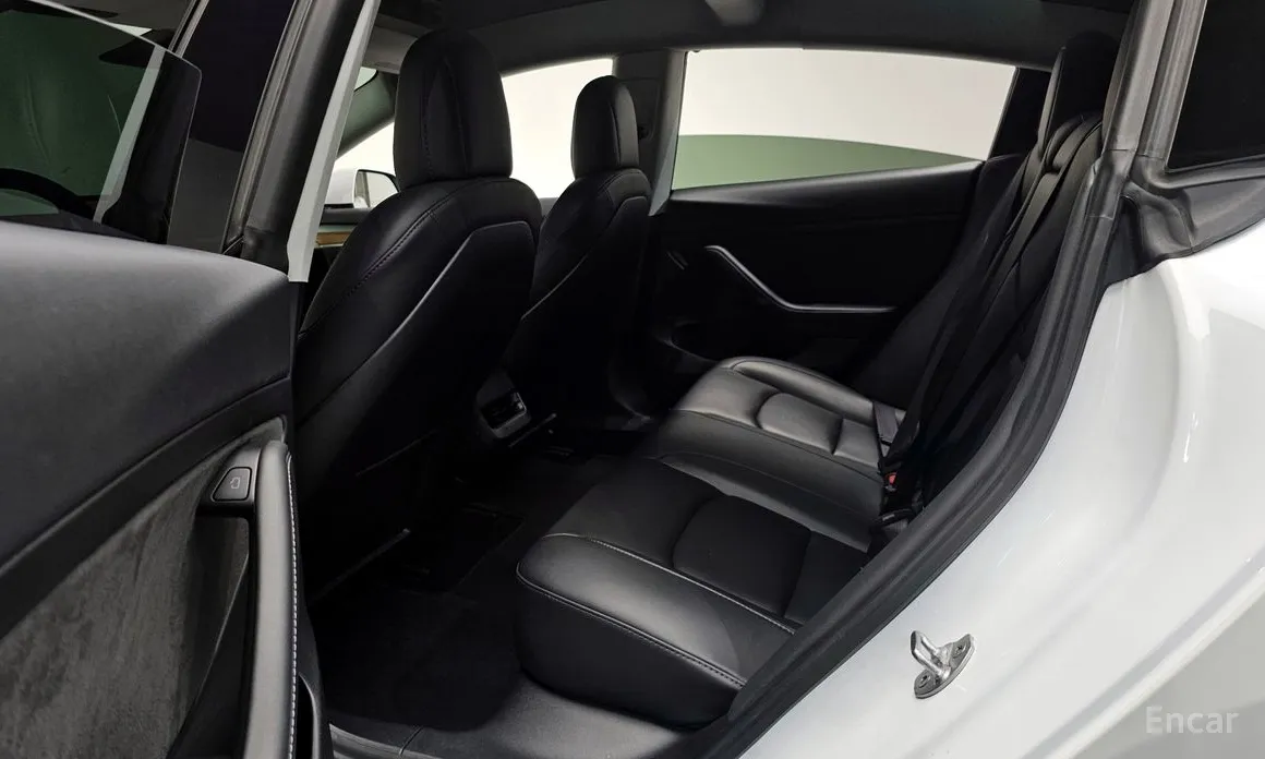 Фото 12 - Tesla Model 3