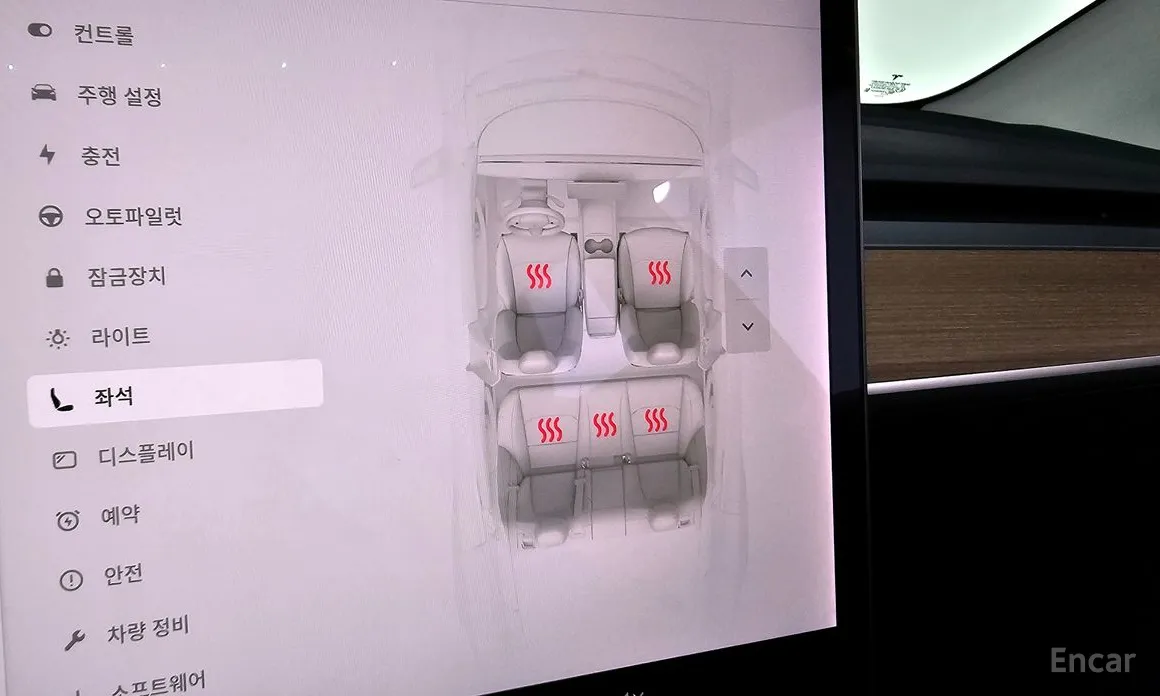 Фото 18 - Tesla Model 3