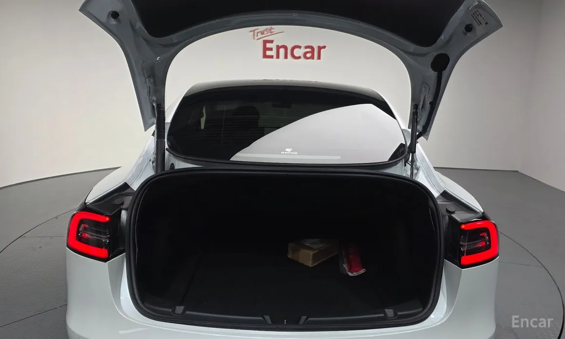 Фото 20 - Tesla Model 3