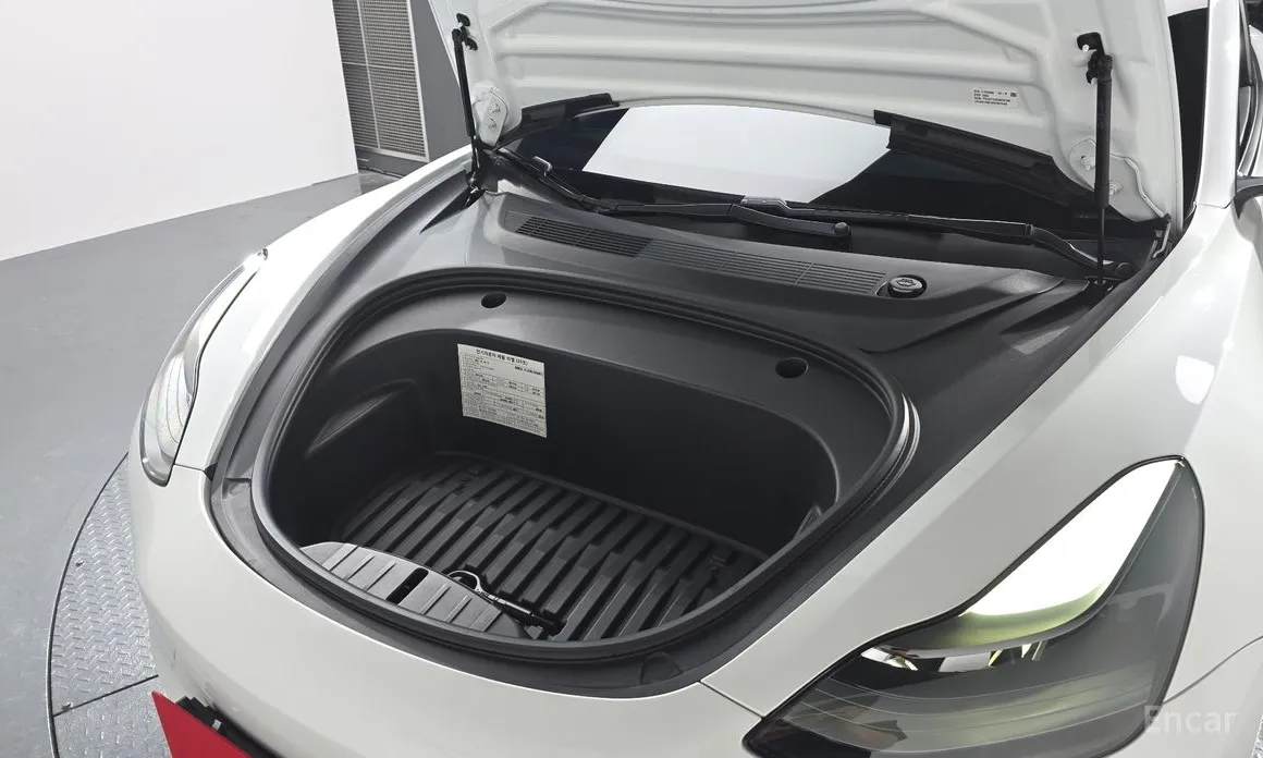 Фото 6 - Tesla Model 3