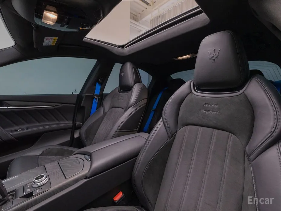 Фото 10 - Maserati Ghibli