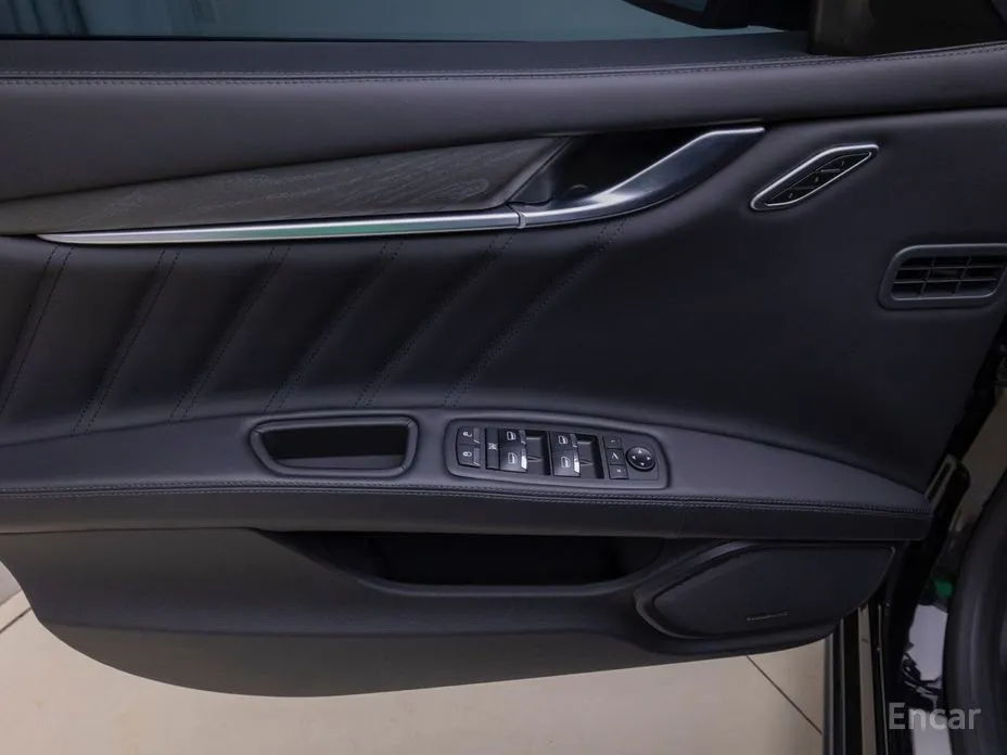 Фото 14 - Maserati Ghibli