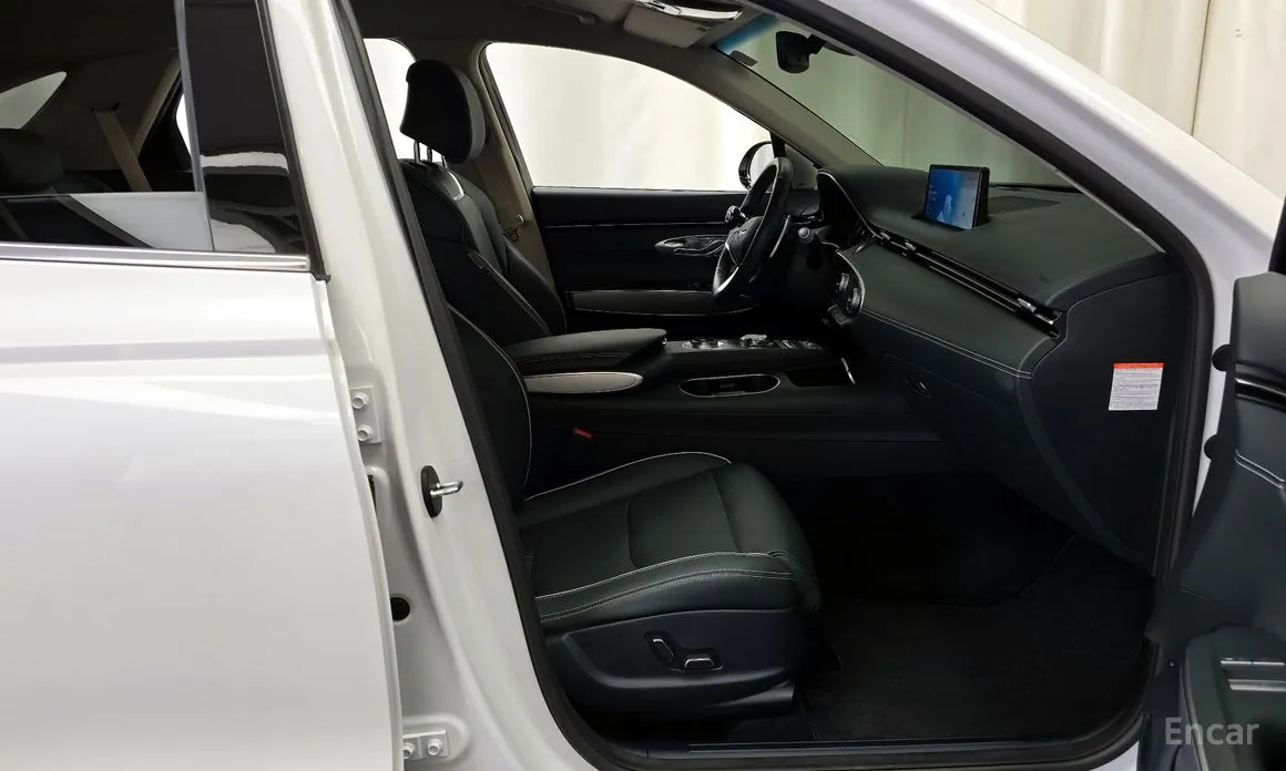 Фото 11 - Genesis GV70