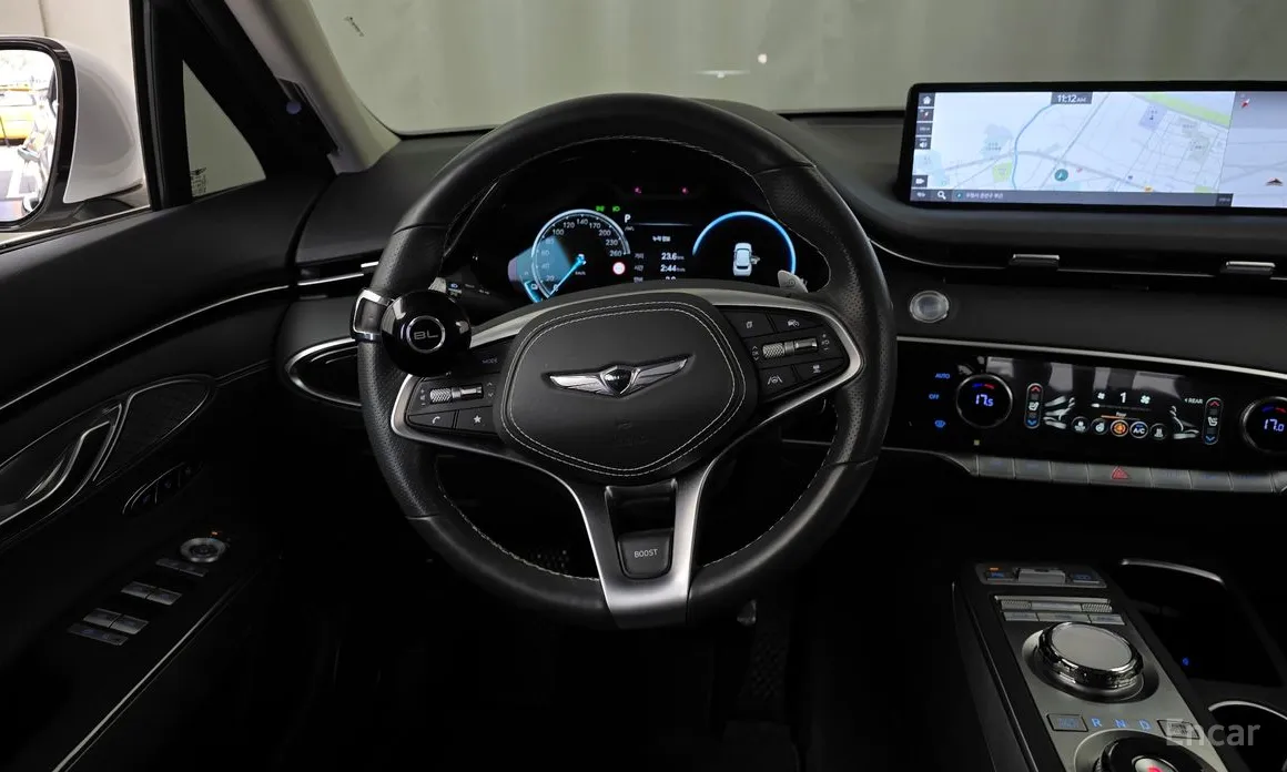 Фото 13 - Genesis GV70