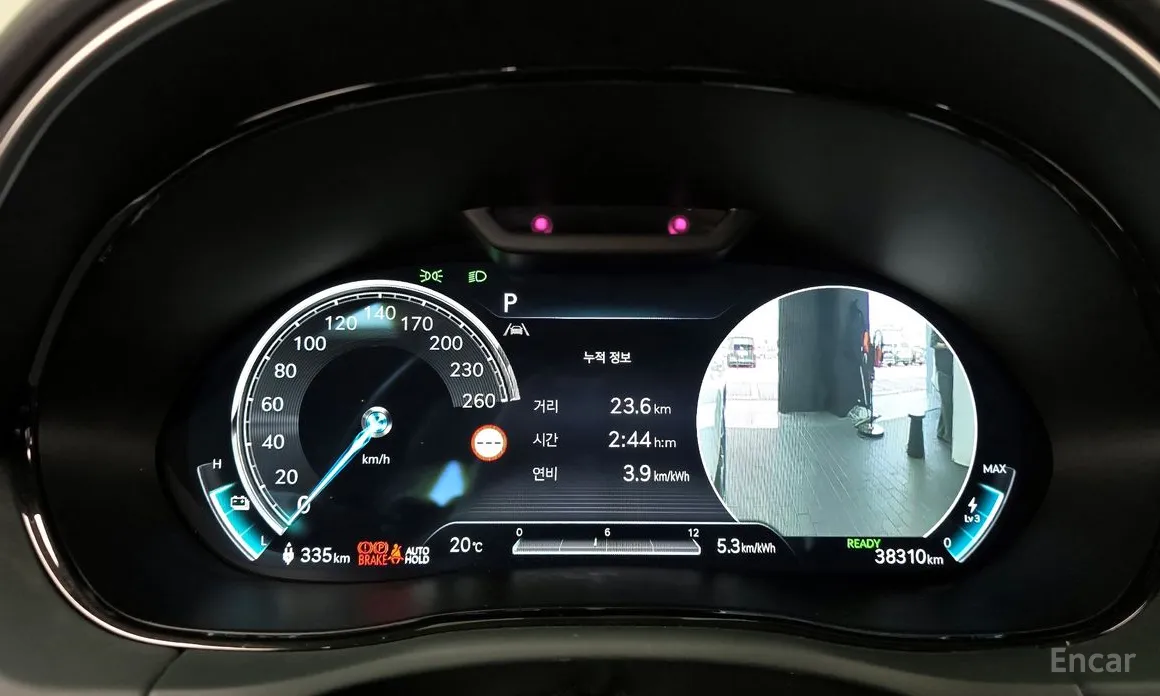 Фото 8 - Genesis GV70