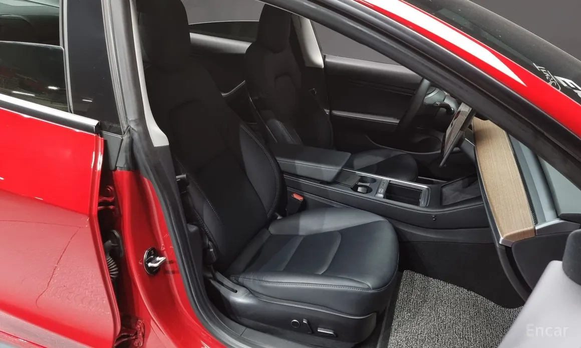 Фото 10 - Tesla Model 3