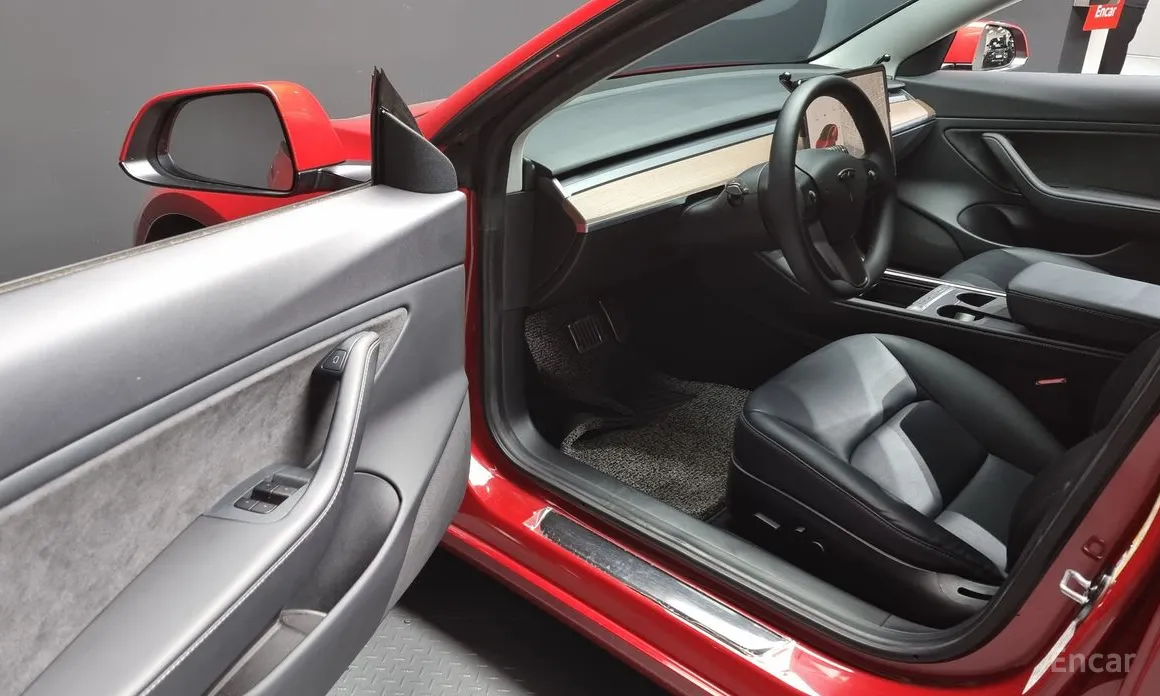 Фото 11 - Tesla Model 3