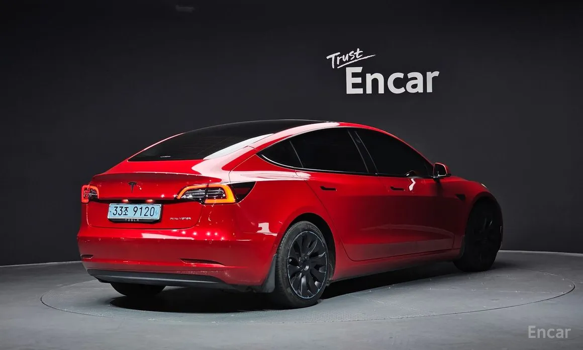 Фото 2 - Tesla Model 3