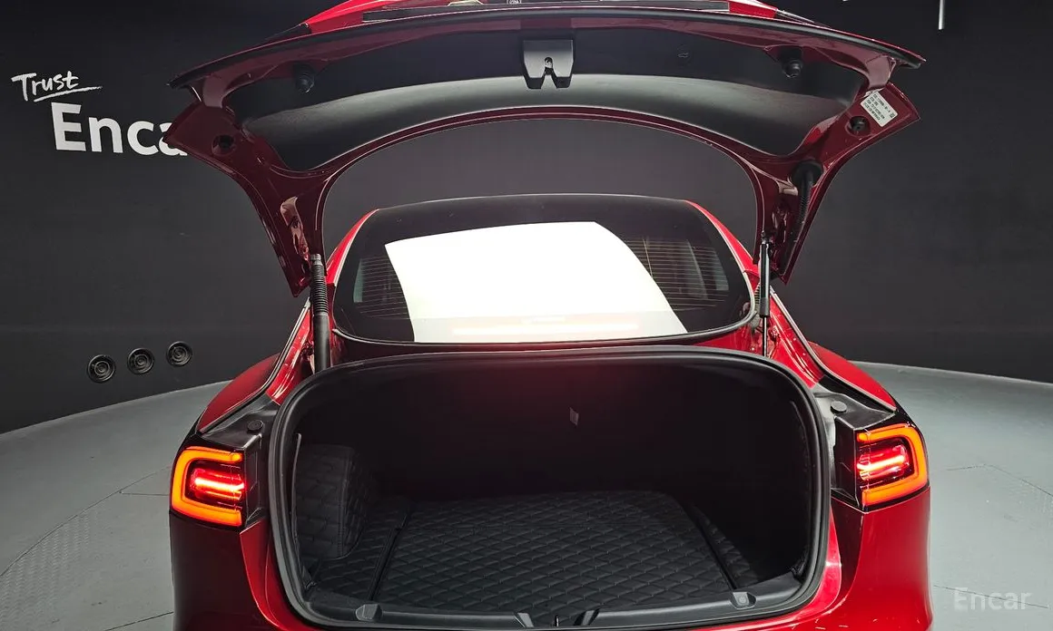 Фото 20 - Tesla Model 3