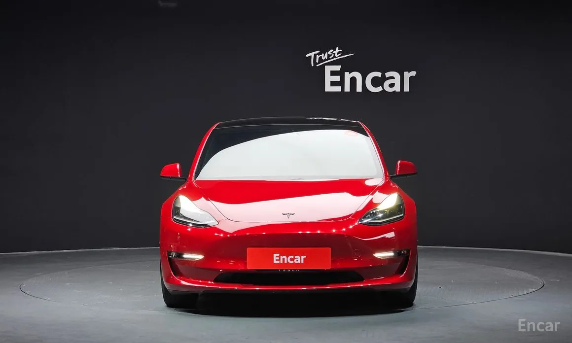 Фото 3 - Tesla Model 3