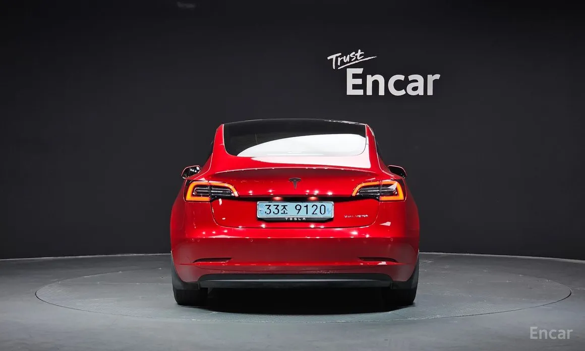 Фото 4 - Tesla Model 3