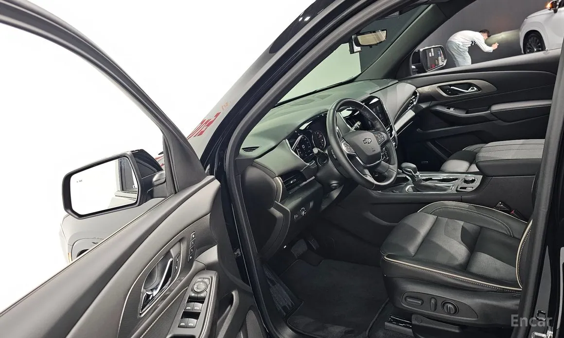 Фото 11 - Chevrolet Traverse