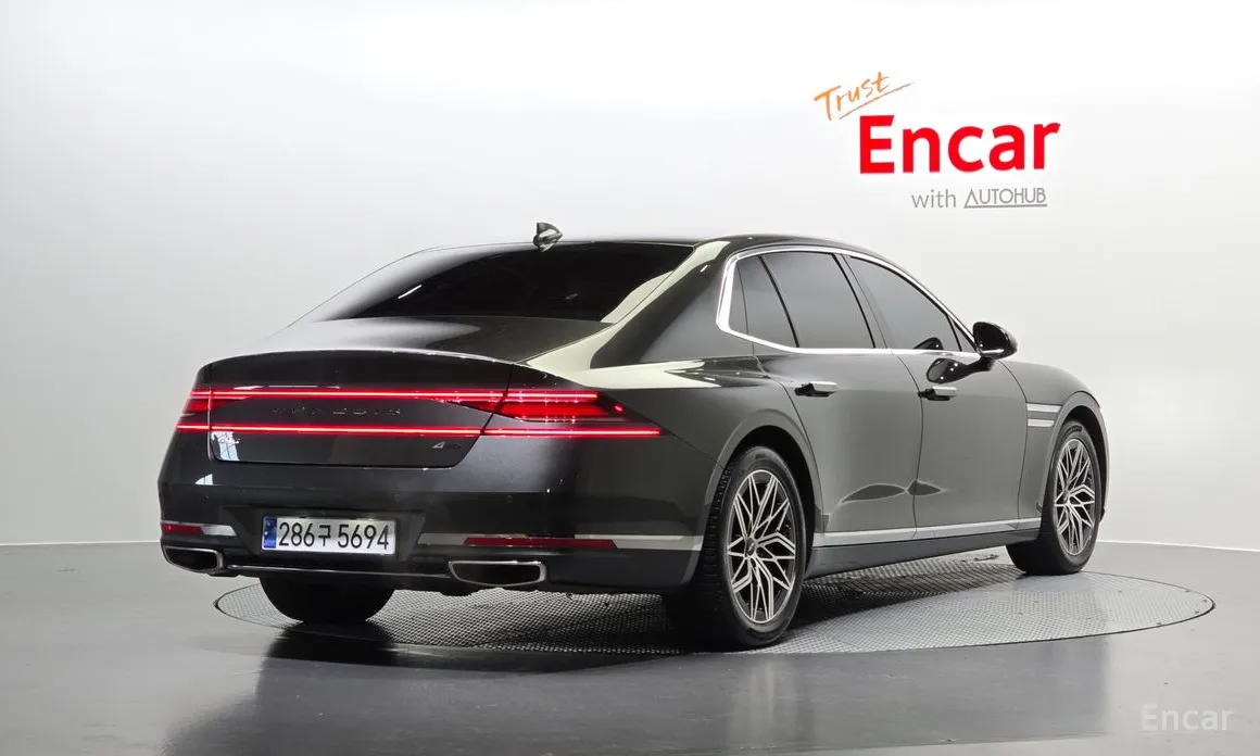 2021 Genesis G90