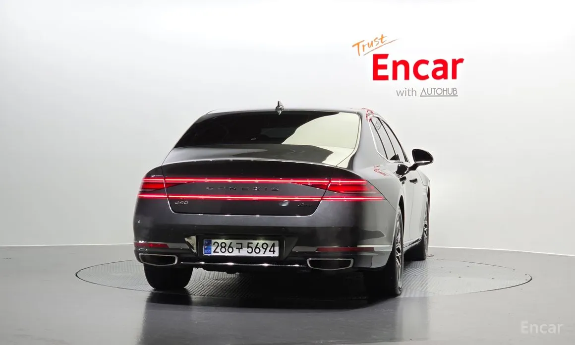 2021 Genesis G90