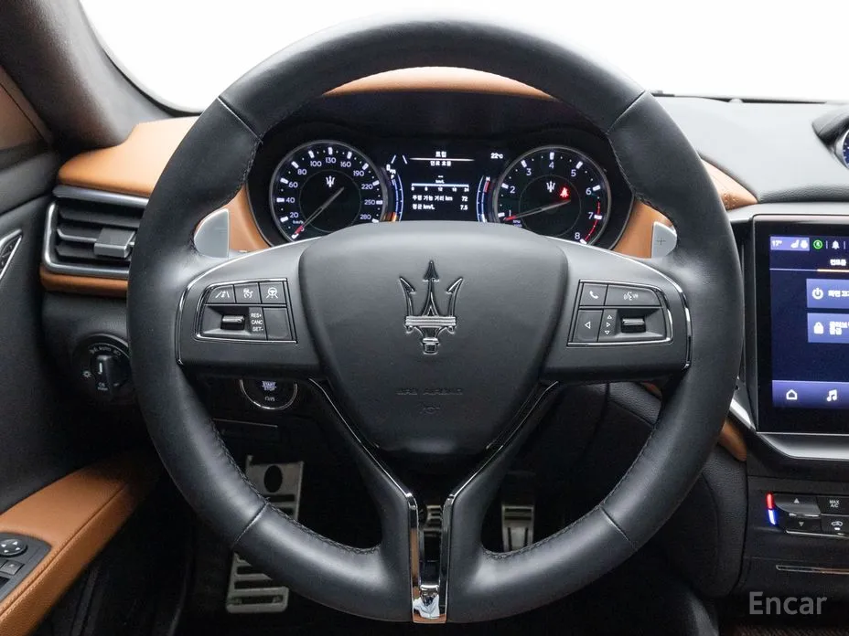 Фото 12 - Maserati Ghibli