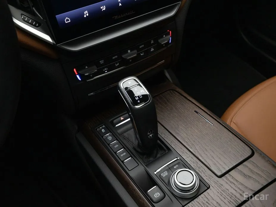 Фото 13 - Maserati Ghibli