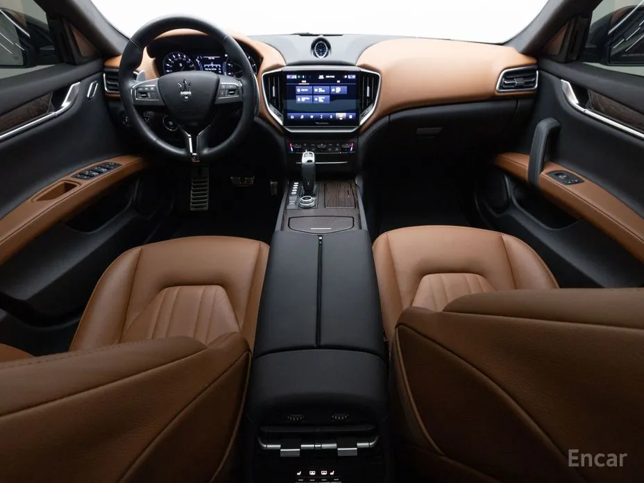 Фото 9 - Maserati Ghibli