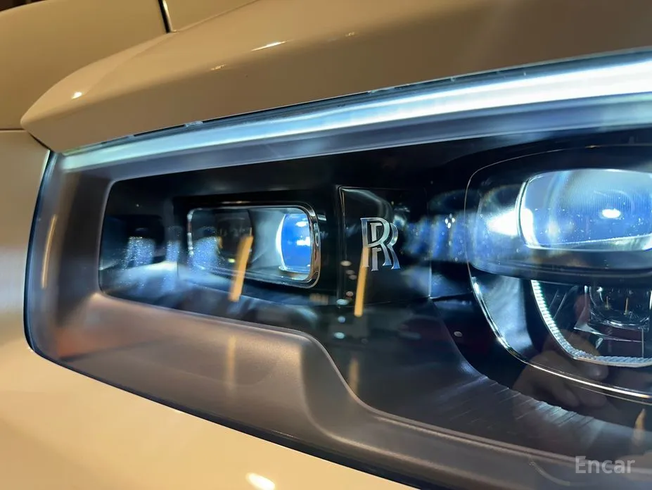 Фото 17 - Rolls-Royce Cullinan