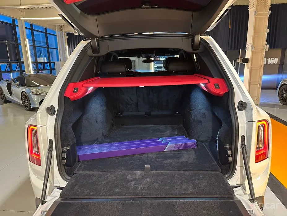 Фото 19 - Rolls-Royce Cullinan