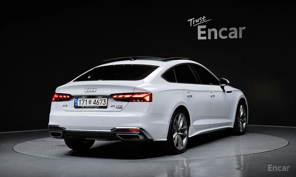 Фото 2 - Audi A5