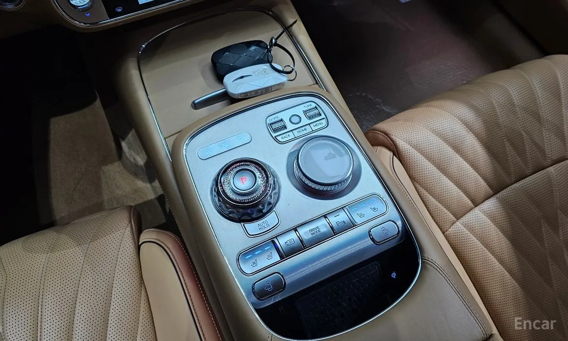 Фото 9 - Genesis G90