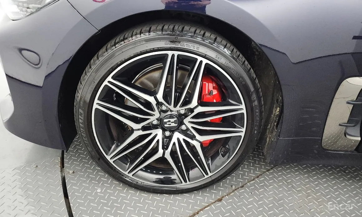 Фото 5 - Kia Stinger