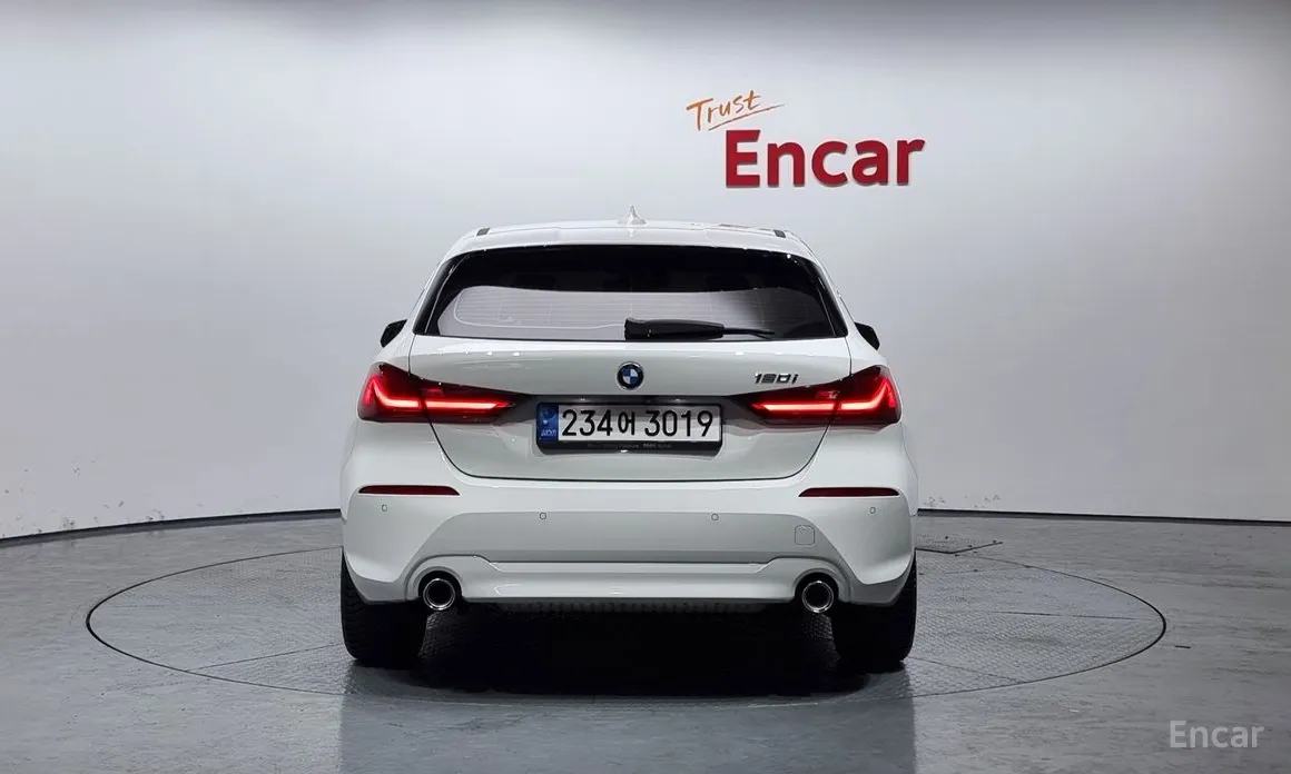 Фото 4 - BMW 1 Series