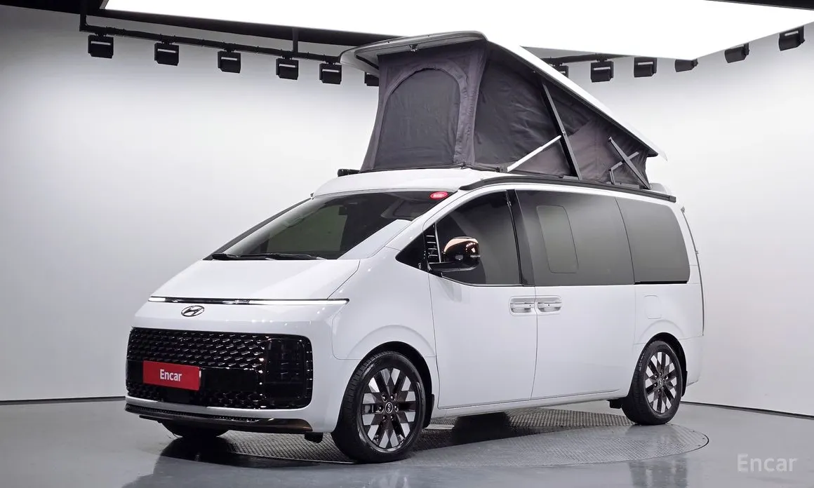 Фото 1 - Hyundai Staria