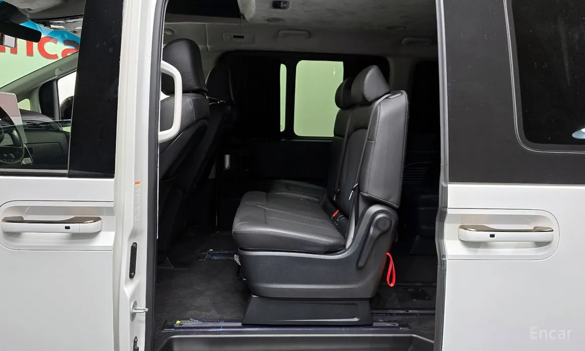 Фото 12 - Hyundai Staria