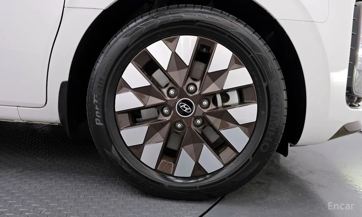 Фото 5 - Hyundai Staria