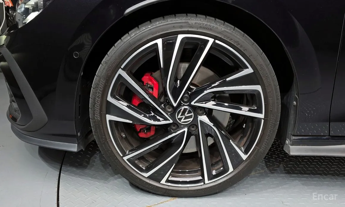 Фото 5 - Volkswagen Golf