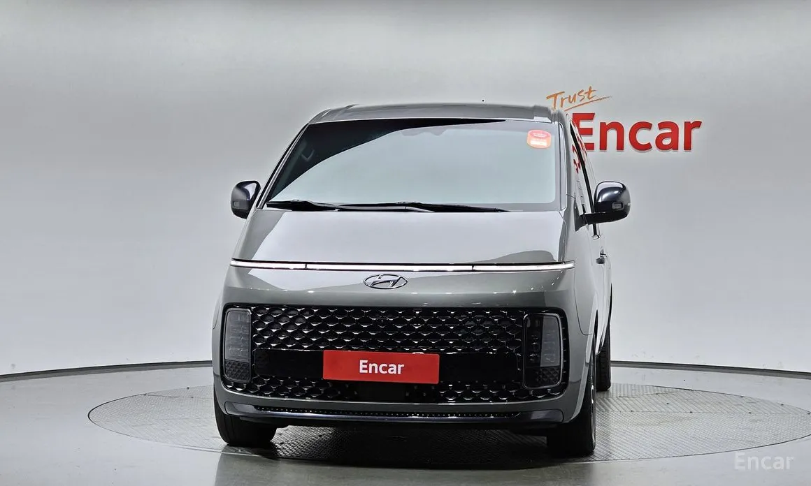 Фото 3 - Hyundai Staria