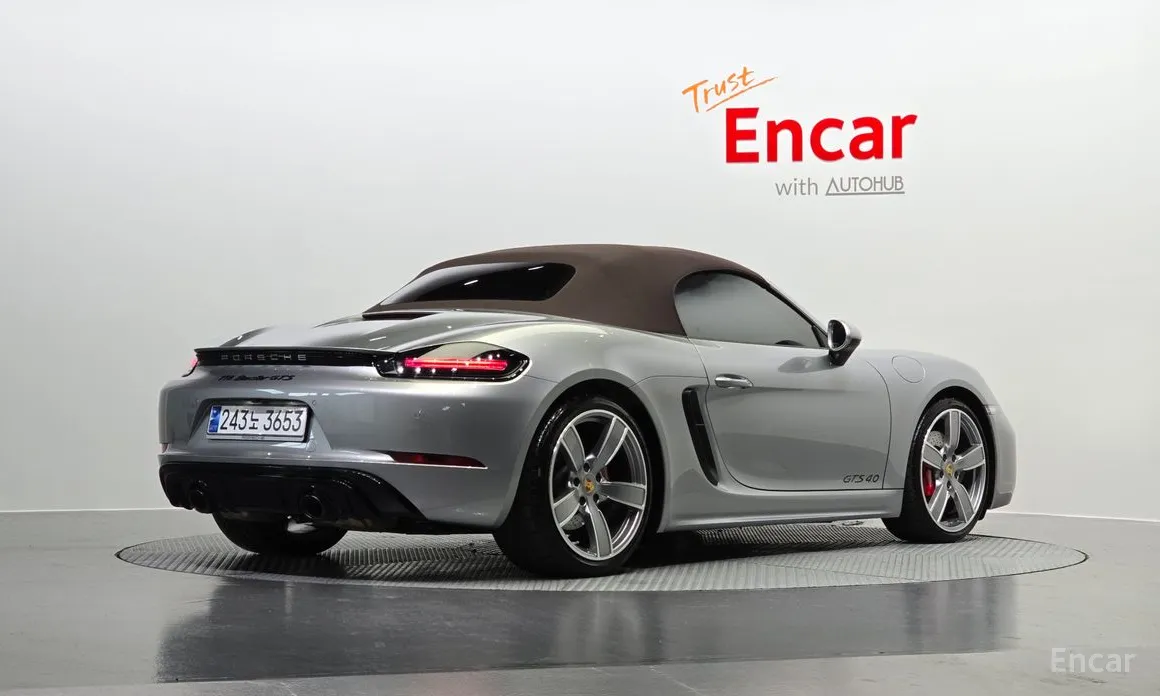 Фото 2 - Porsche 718