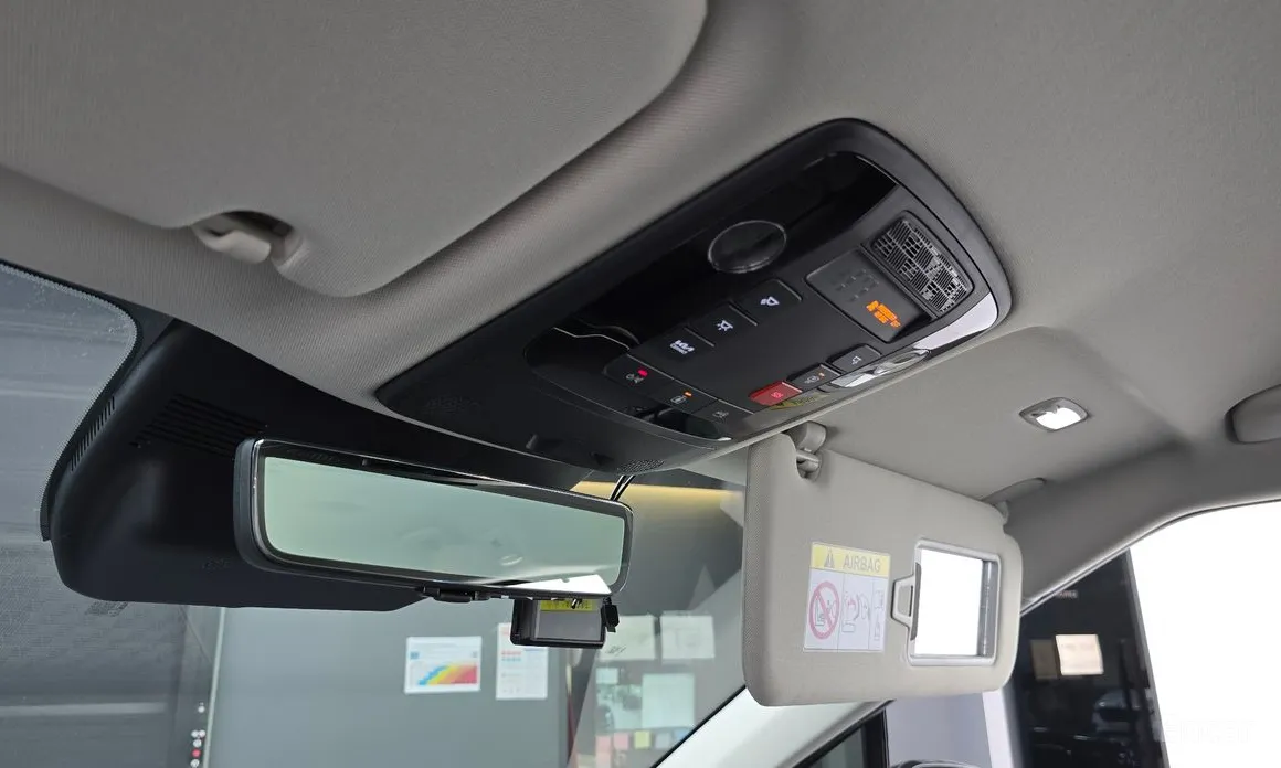 Kia Carnival 2023 Gasoline 9-Seater Signature