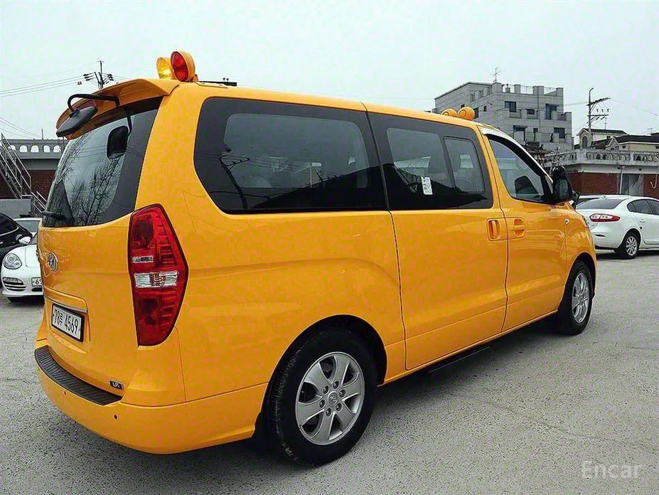 Фото 2 - Hyundai Starex