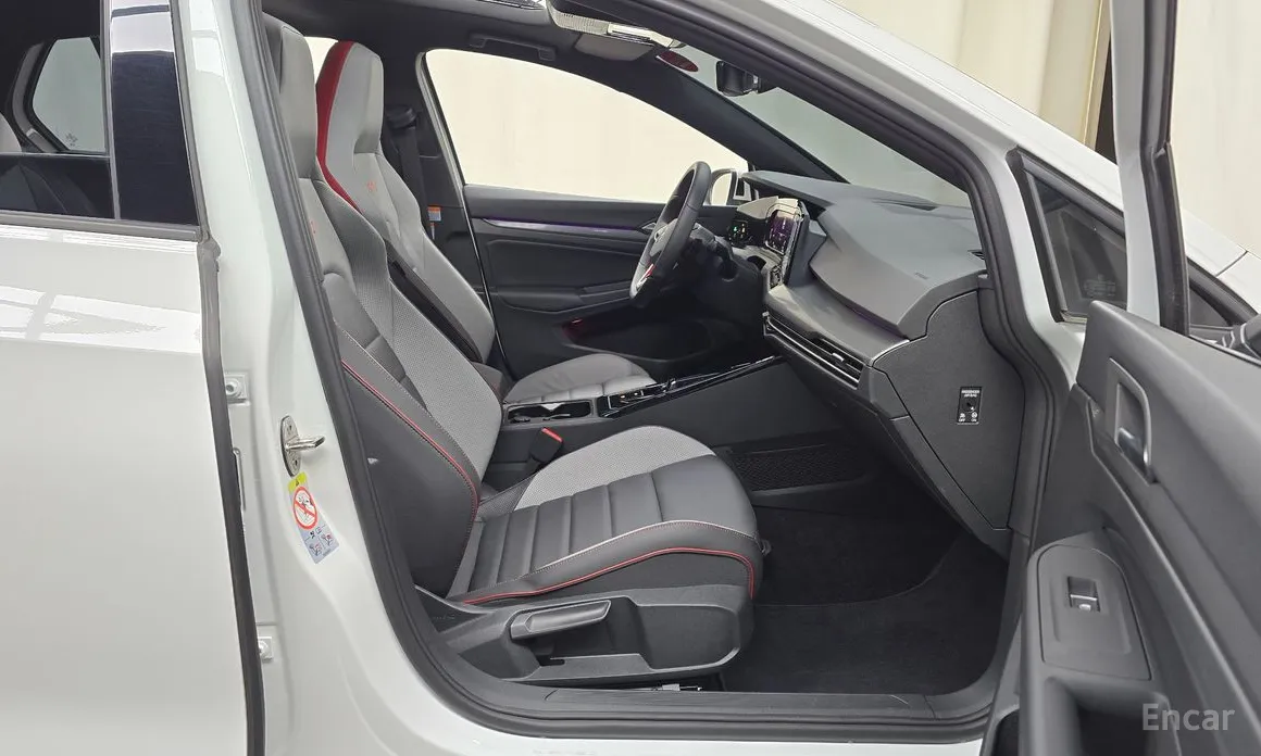 Фото 10 - Volkswagen Golf