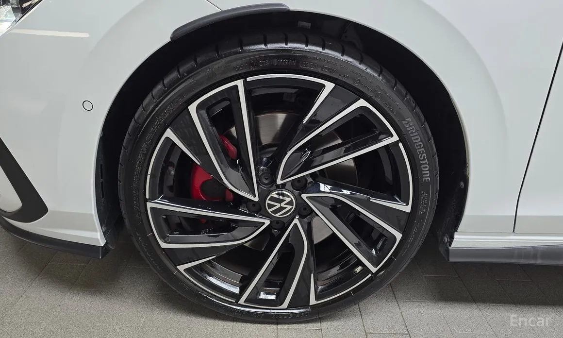 Фото 5 - Volkswagen Golf