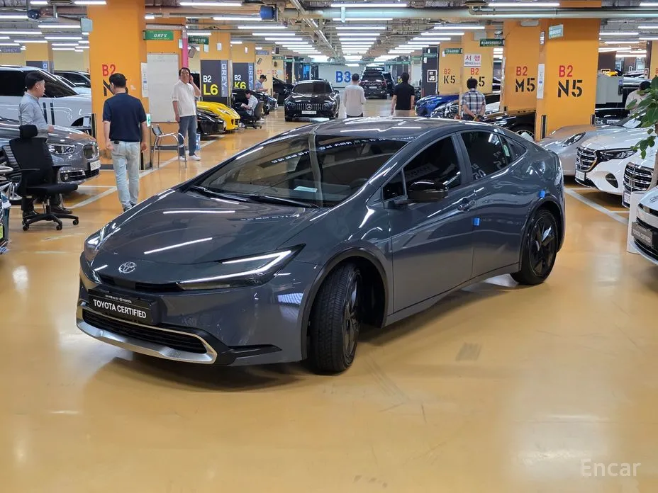 Фото 1 - Toyota Prius