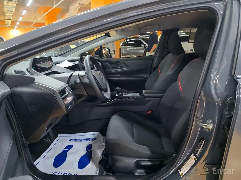 Фото 13 - Toyota Prius