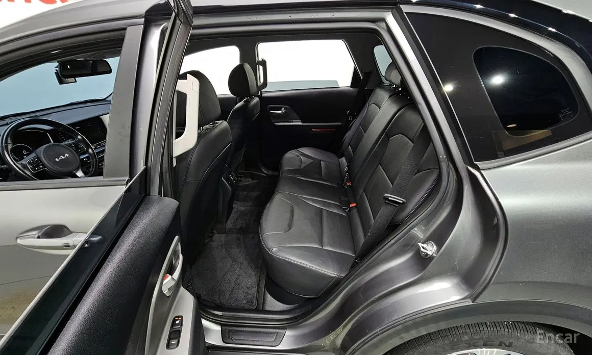 Фото 11 - Kia Niro