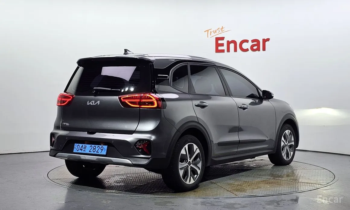 Фото 2 - Kia Niro