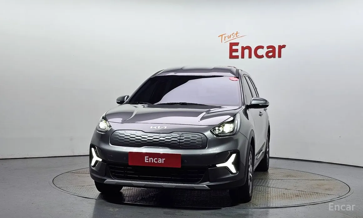 Фото 3 - Kia Niro