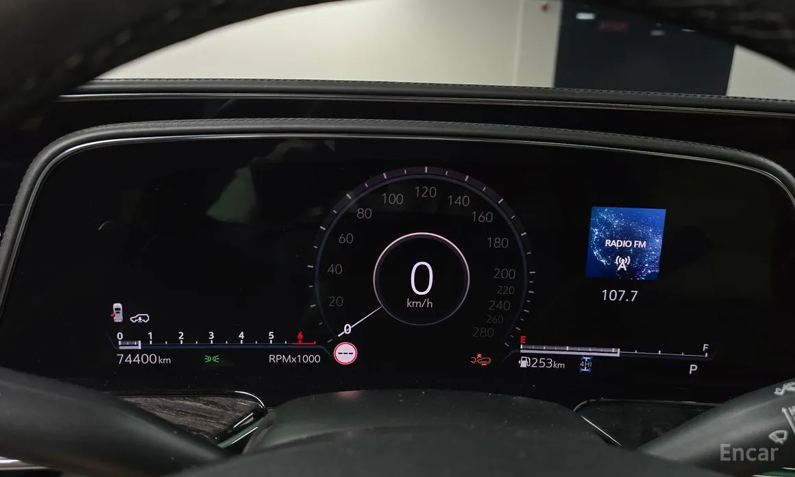 Фото 8 - Cadillac Escalade