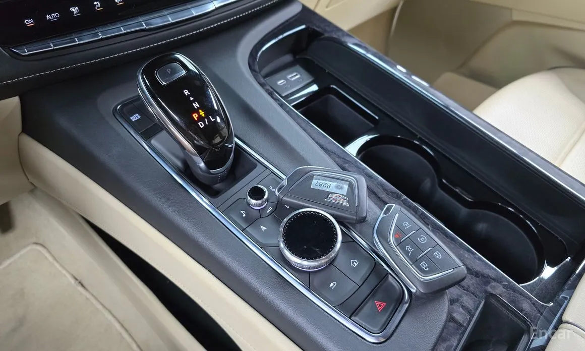 Фото 9 - Cadillac Escalade