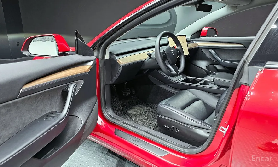 Фото 11 - Tesla Model 3